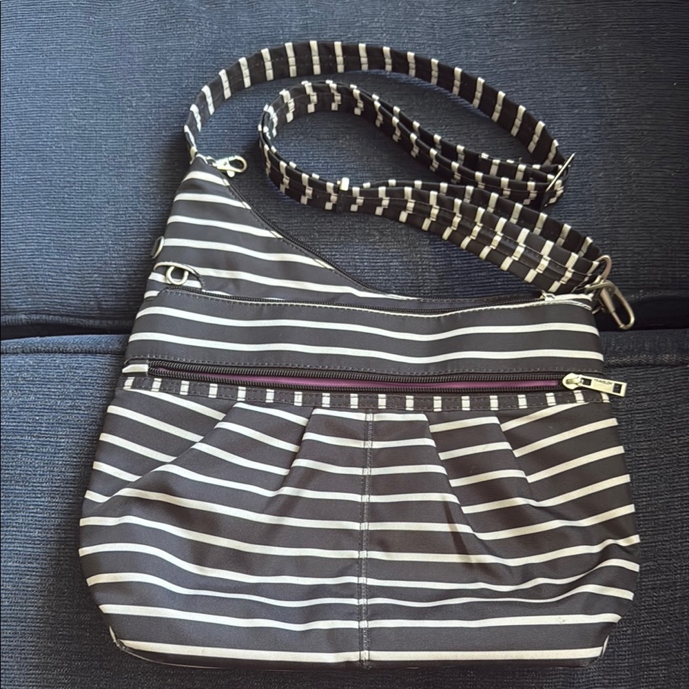 Travelon Anti-theft Crossbody Bag